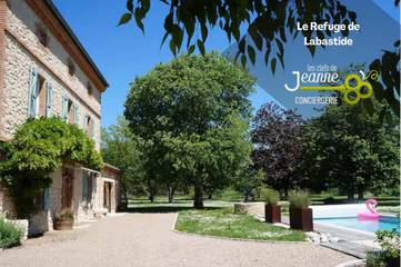 Gîte pour 9 personnes, avec jardin et vue ainsi que piscine et terrasse à Labastide-de-Lévis
