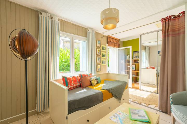 Casa de Vacaciones 'Du Porche' con Terraza Privada y Wi-Fi in Chaillevette, Côte de Beauté