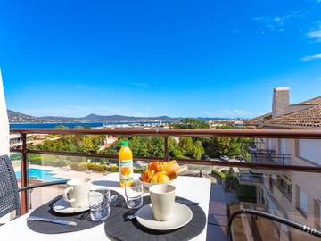 Ferienwohnung für 3 Personen, mit Balkon und Pool in Saint-Tropez