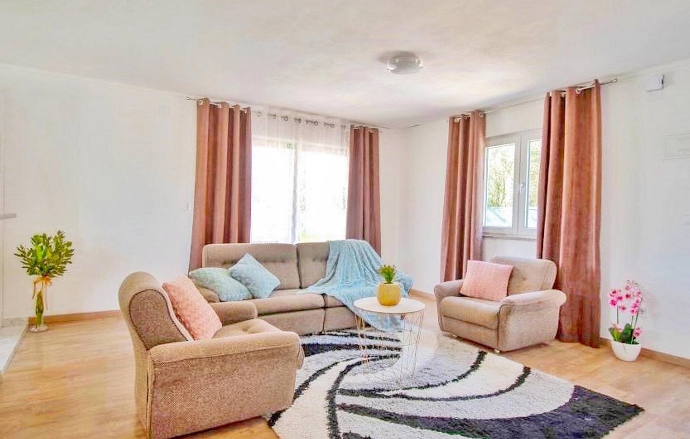 Modernes Apartment mit Pool, Terrasse und WLAN – 1,5 km vom Strand entfernt in Rovinj, Rovinj und Umgebung