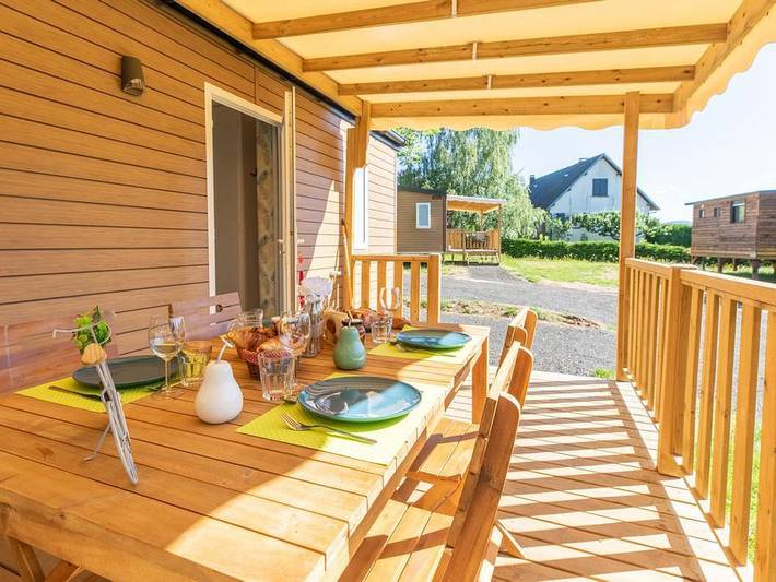 Camping de la Haute Sioule - Mobilheim 4 personen - Mobilheim Mit 2 Schlafzimmern in Saint-Bonnet-près-Orcival, Regionaler Naturpark Volcans d'Auvergne