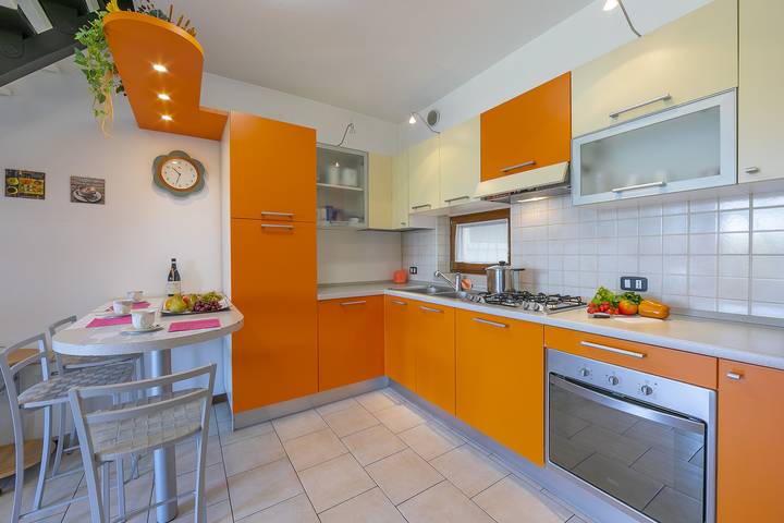 Ferienwohnung für 3 Personen, mit Balkon und Seeblick sowie Pool, mit Haustier in Desenzano del Garda - 4