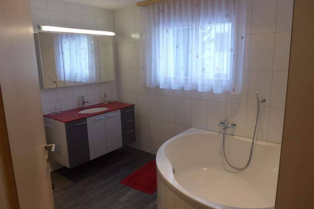 Geheel appartement, Leuk appartement voor 4 personen met Wifi, Tv en balkon in Riederalp, Aletsch Arena