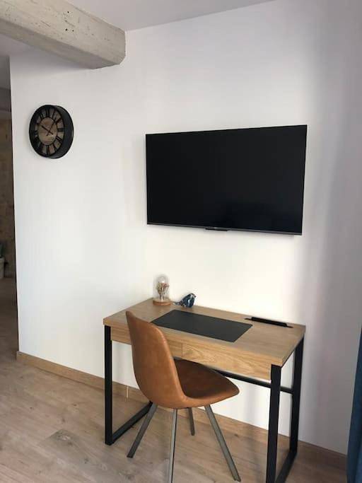 Appartement entier, Nuits centre : superbe gîte rénové et climatisé in Nuits-Saint-Georges, Région de Beaune