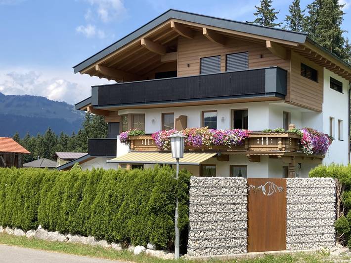 Ferienwohnung für 3 Personen, mit Balkon und Garten sowie Ausblick