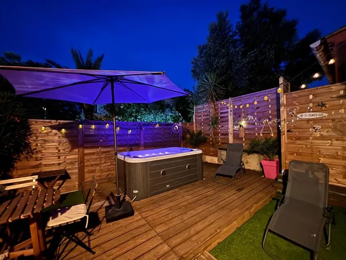 Casa de vacaciones para 4 personas, con balcón y jacuzzi - 1