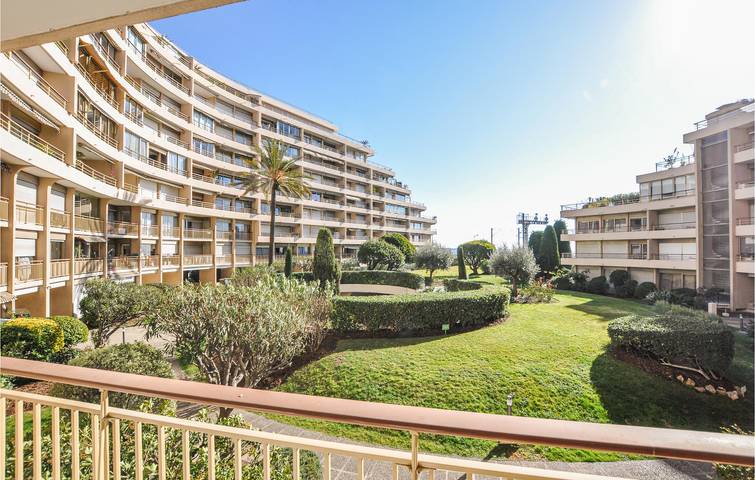 Gîte pour 4 personnes, avec terrasse dans Cannes La Bocca - 2