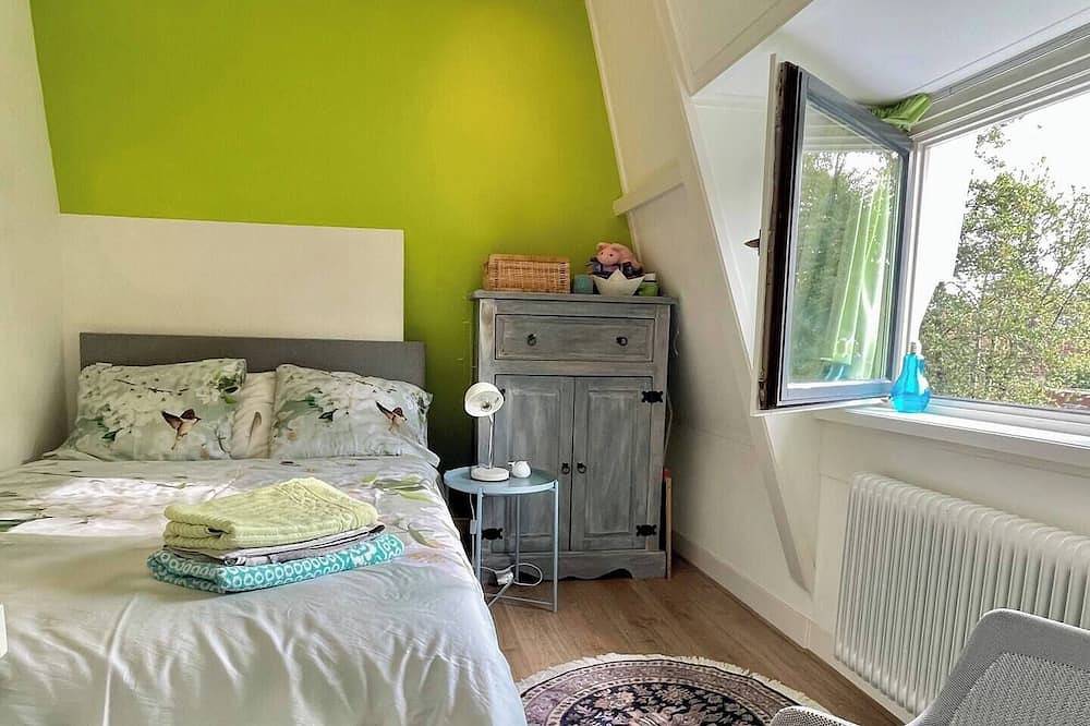 Entire apartment, Center duplex flat with terrace by hospital Umcg in Groningen, Groningen region