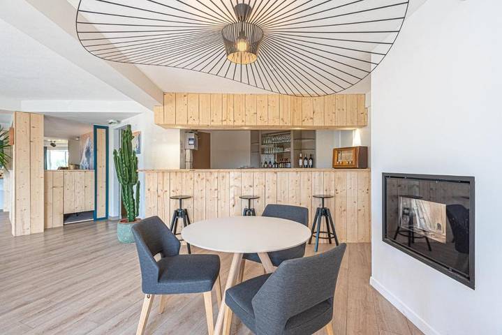 Hôtel pour 2 personnes, avec terrasse dans Plage Kerou