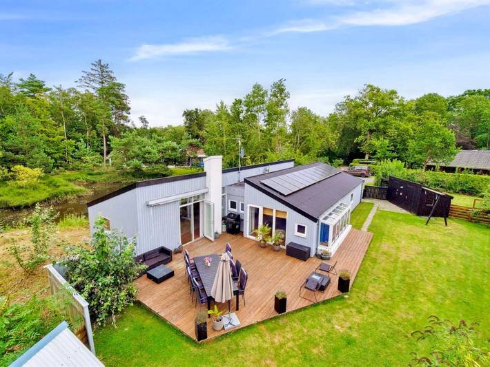 Ferienhaus für 8 Personen, mit Terrasse und Garten sowie Pool und Sauna in Balka