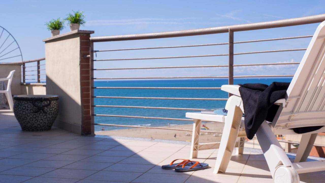 Residence Mediterraneo - Ombrellone incluso dal 23 maggio al 20 settembre in Marina di Grosseto, Grosseto