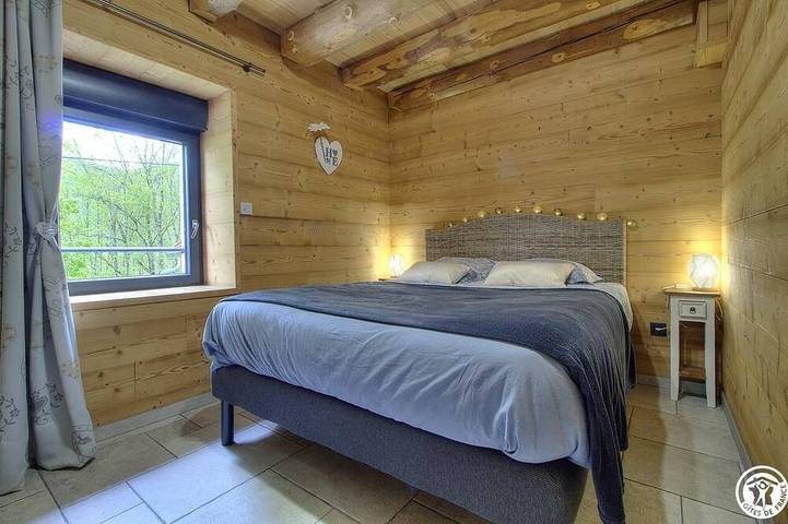 Location de vacances pour 6 personnes, avec jardin à Chézery-Forens - 3