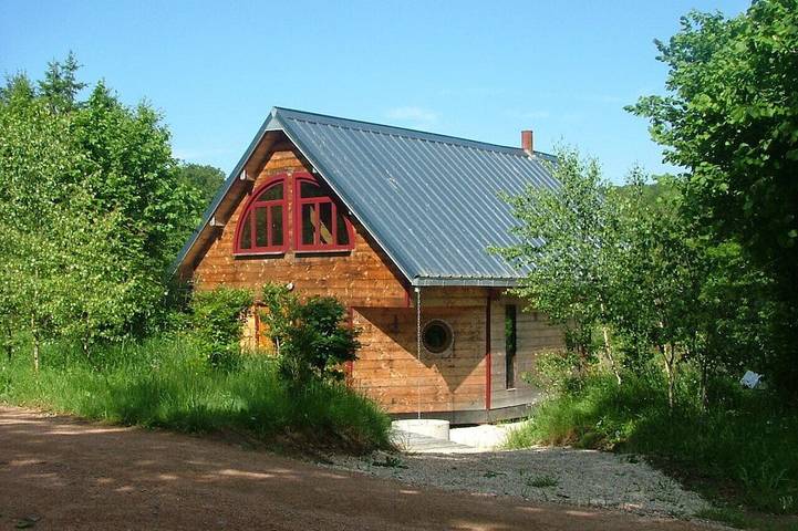 Maison pour 6 personnes, avec terrasse et jardin, animaux acceptés à Alligny-en-Morvan