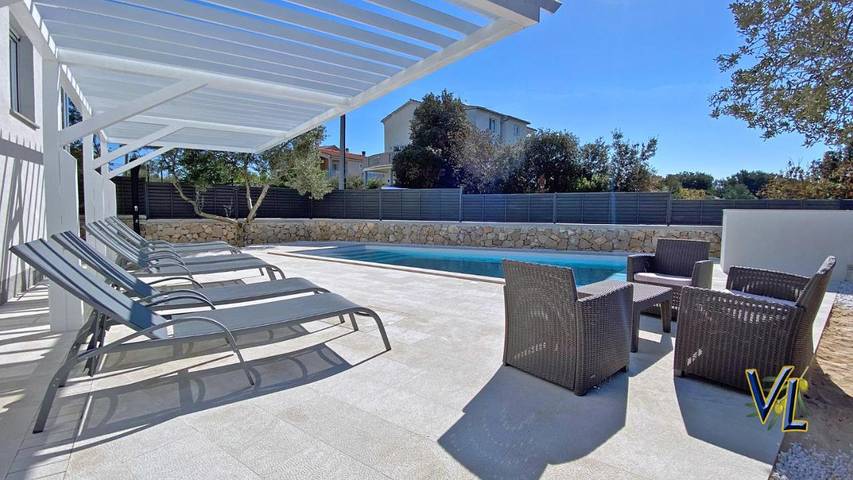 Chalet für 3 Personen, mit Ausblick und Garten sowie Pool - 1