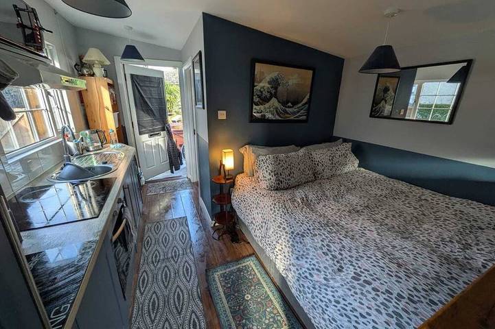 Belfast City downtown  private cabin parking/pets steps to tours in Belfast, Grafschaft Antrim