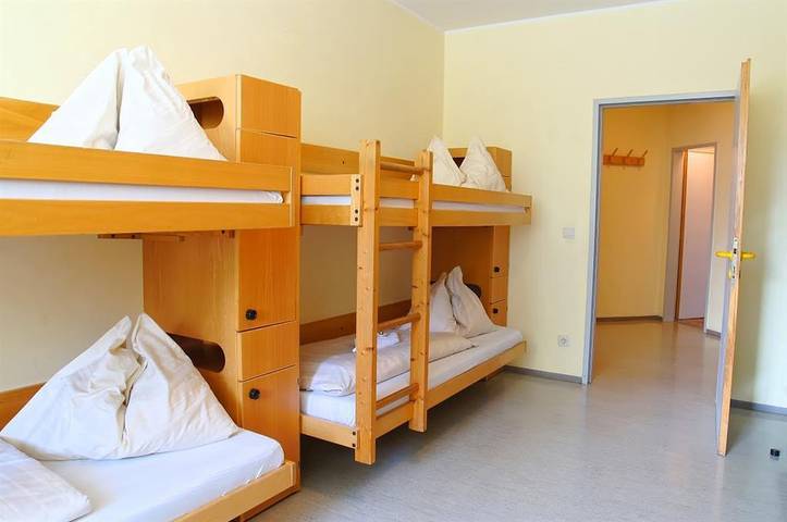 Ferienwohnung für 5 Personen, mit Balkon und Terrasse sowie Garten