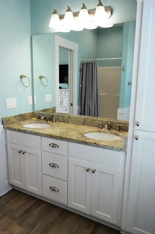 Vacation rental for 13 people in Surfside Beach