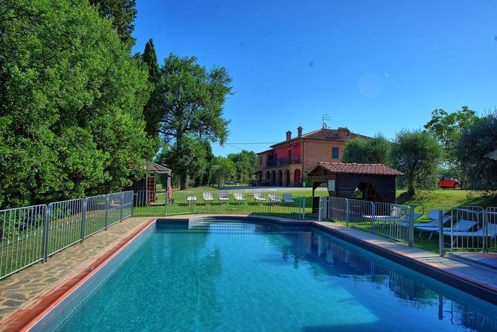 Villa pour 16 personnes, avec Terrasse et Piscine à Lucignano
