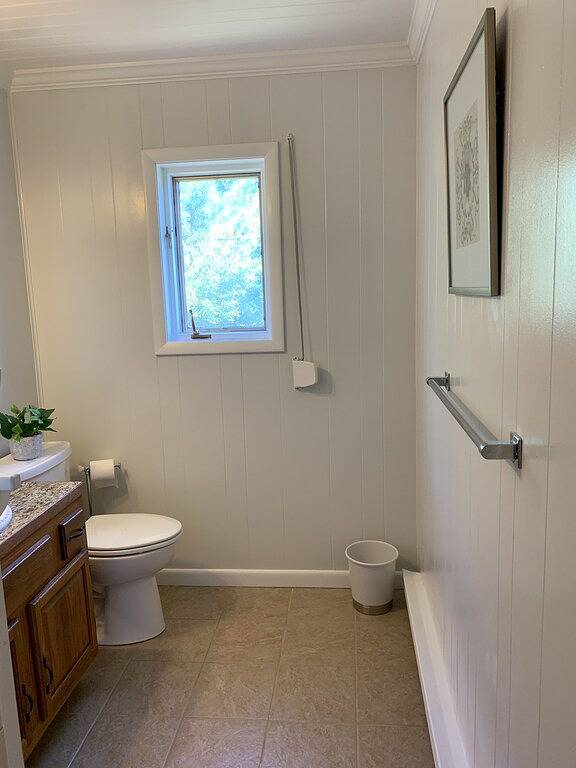 E-Sea-Livin' Oceanside Coastal Cottage in Corolla, 4 min walk to the beach! in Corolla, Currituck County