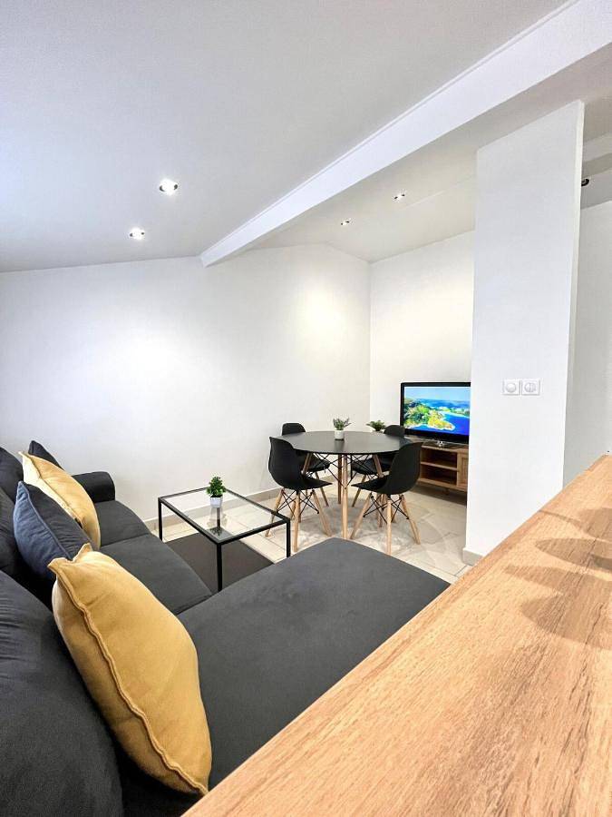 Appartement entier, Two-Bedroom Apartment in Pierre-Bénite, Lyon et ses environs