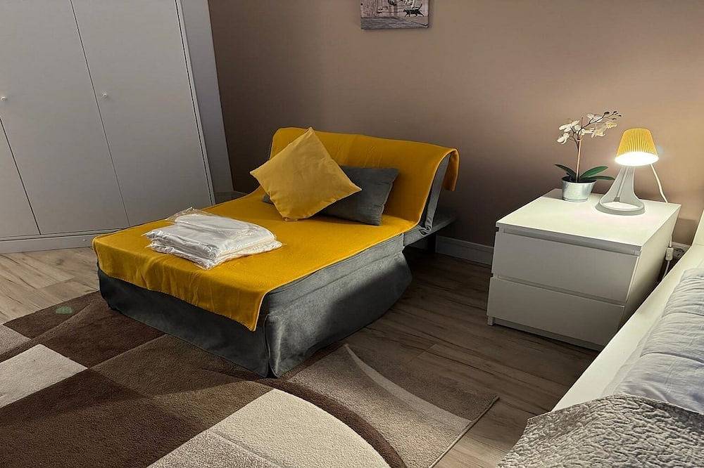 Entire apartment, Quiet & cozy studios in a prime location. Direct proximity to the old town & Dom! in Cologne, Rhineland