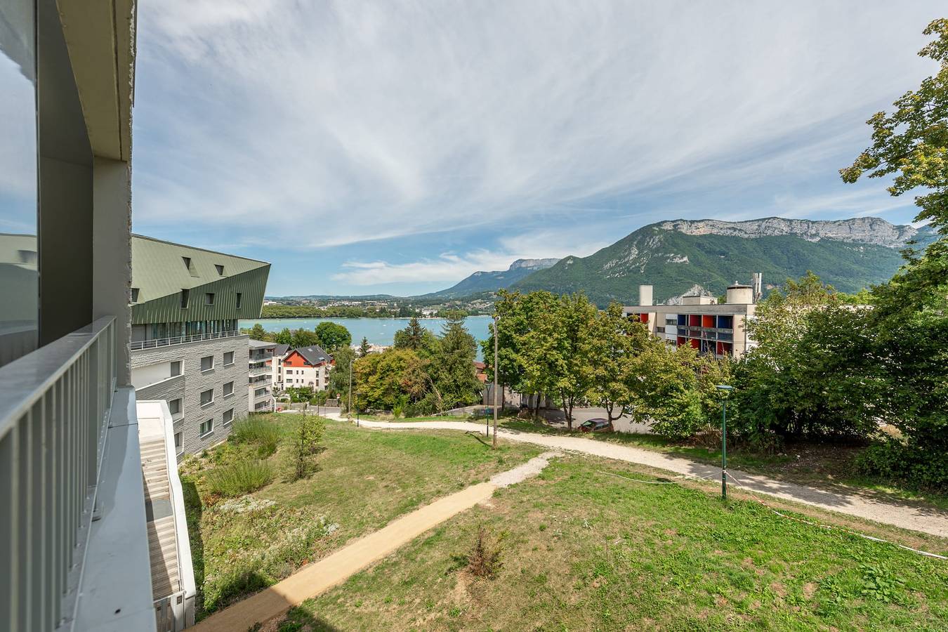 Appartement entier, Confortable 3 pièces de 70m² proche lac et Vieille Ville in Annecy, Annecy (commune)