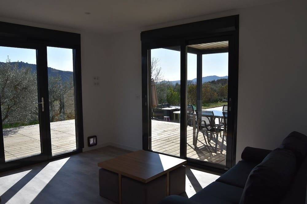 Villa moderna con aire acondicionado, piscina y vistas impresionantes. in Oraison, Alpes de Alta Provenza