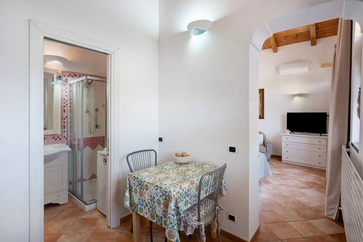 Entire apartment, Apartment 'Delizioso Chalet Con Ampio Giardino' with Mountain View, Wi-Fi and Air Conditioning in Pianillo, Agerola