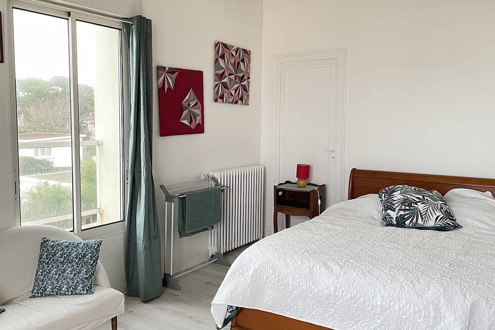 Grande chambre vue mer et plage, petit déjeuner offert in Royan, Côte de Beauté
