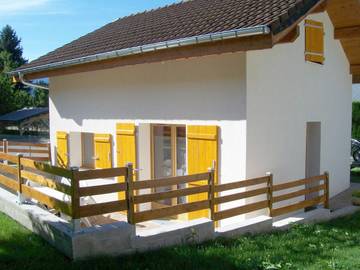 Gîte pour 4 personnes, avec jardin et vue à Giez