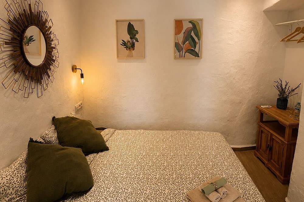 Encanto Guesthouse Room 5, Hiedra in Canillas de Aceituno, Málaga Province
