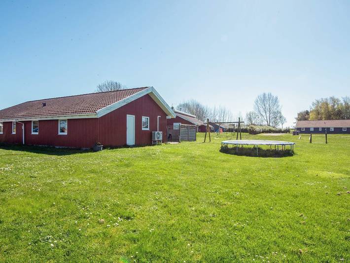 Ferienhaus für 12 Personen, mit Terrasse und Garten sowie Pool und Sauna in Købingsmark Strand