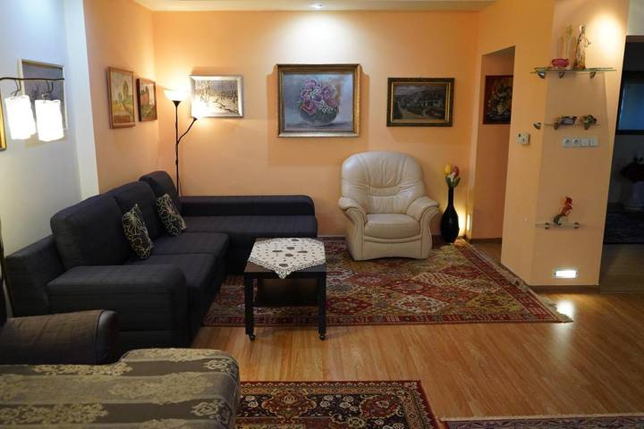 Ferienwohnung für 9 Personen, mit Ausblick und Balkon - 1