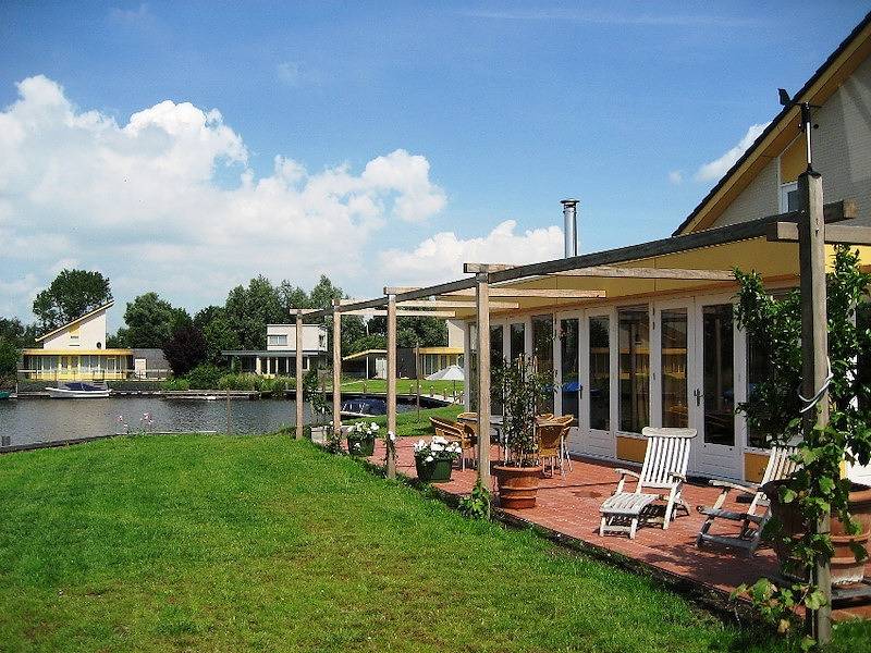 Vakantiefriesland — Ferienhaus Koudum direkt an der Elf-Städte-Route in Ijsselmeer