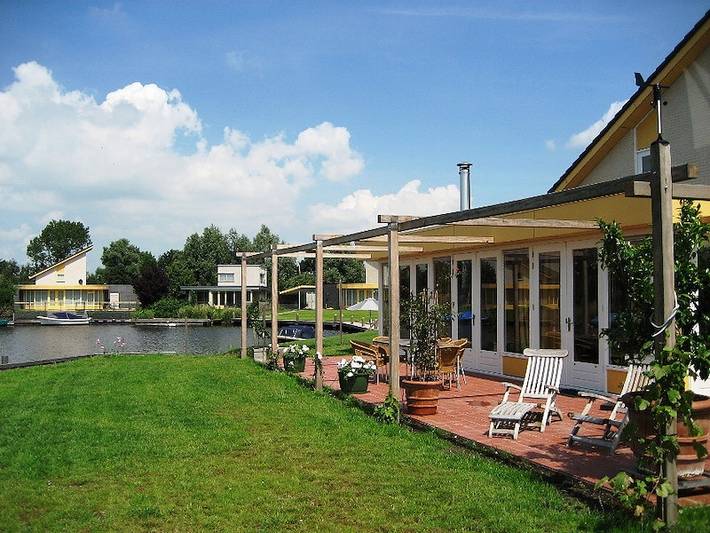 Vakantiefriesland — Ferienhaus Koudum direkt an der Elf-Städte-Route in Ijsselmeer