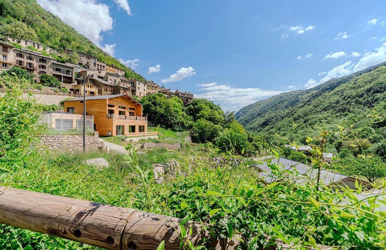 Chalet Prestige by Mahdi Piscine interieure privee Vue montagnes 12pers 300m2 in Fontpédrouse, Parc naturel régional des Pyrénées catalanes
