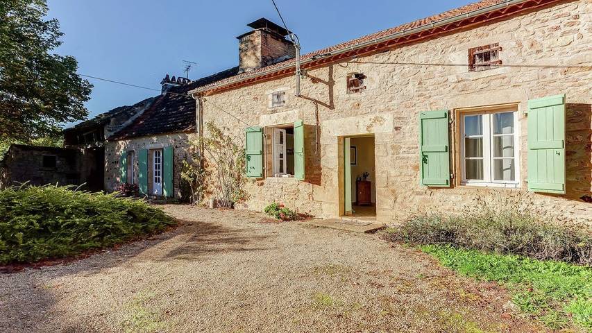 Gîte pour 4 personnes, avec jardin et terrasse, animaux acceptés à Saint-Caprais