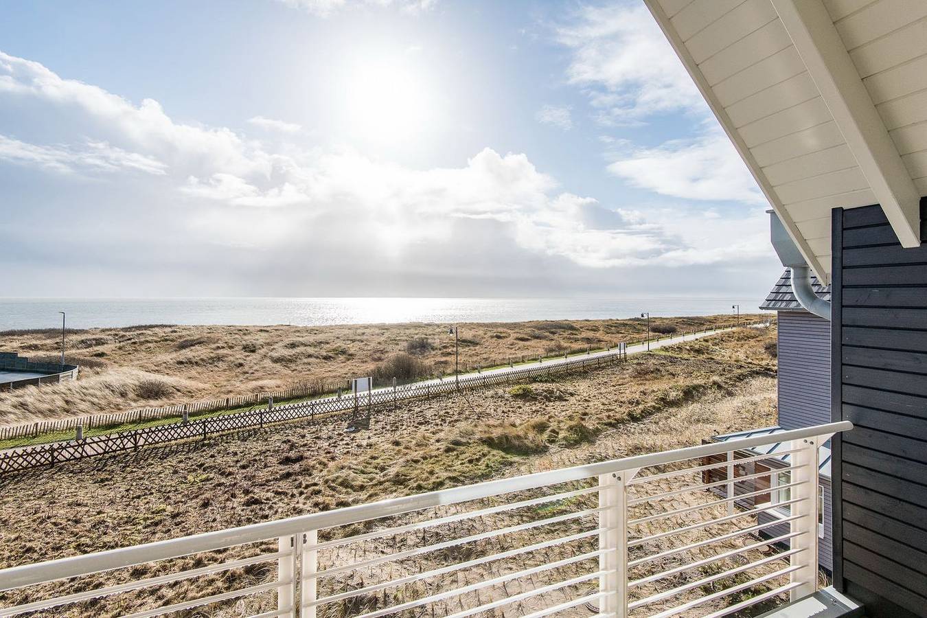 Design, reichlich Platz, Meerblick, Garagenstellplätze - was will man mehr? in List (Sylt), Sylt