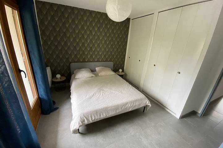 Apartamento entero, Renovated 2-room apartment with balcony and private parking in Les Milles, Aix-en-Provence