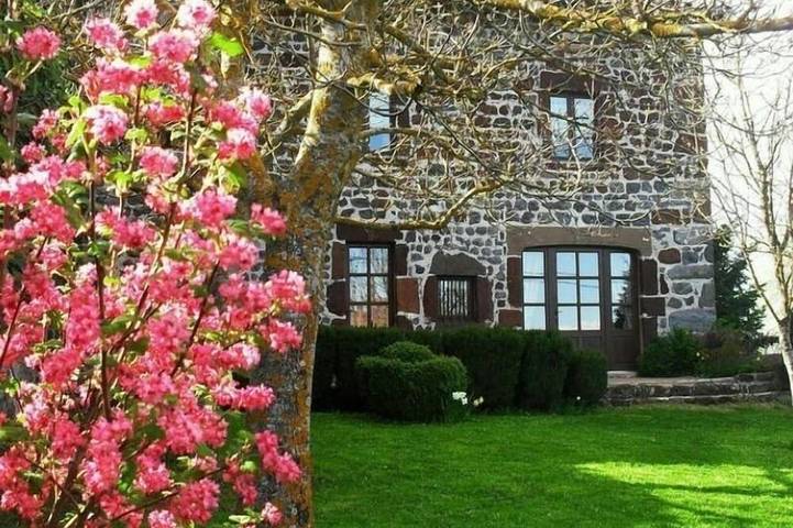 Gîte pour 7 personnes, avec jardin - 1