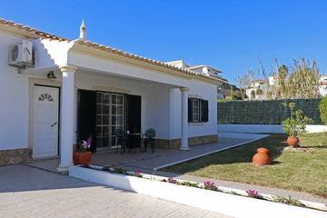 Bungalow für 6 Personen, mit Garten und Terrasse an der Algarve