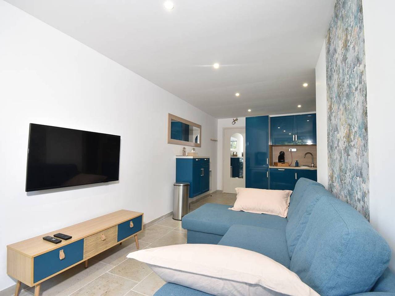 Appartement entier, Appartement rénové avec piscine, plage et parking au Grau-du-Roi in Port Camargue, Le Grau-du-Roi