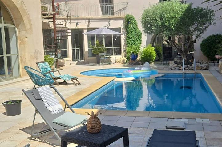 Location de vacances pour 12 personnes, avec balcon à Saint-Sériès