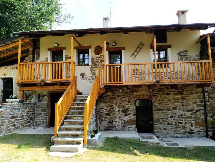 Gîte pour 5 personnes, avec vue et jardin, animaux acceptés dans Brossasco