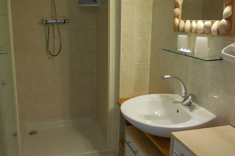 Tranquila cabaña junto al mar cerca del puerto y las tiendas. 4 personas in Guilvinec, Region de Quimper