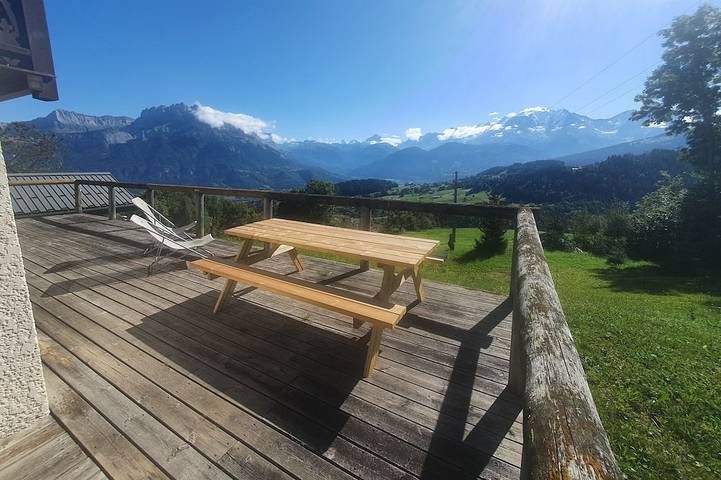 Chalet pour 10 personnes, avec balcon et jardin à Cordon