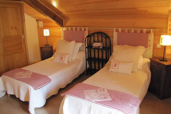 Location de vacances pour 10 personnes, avec terrasse et jardin à Capdrot - 4