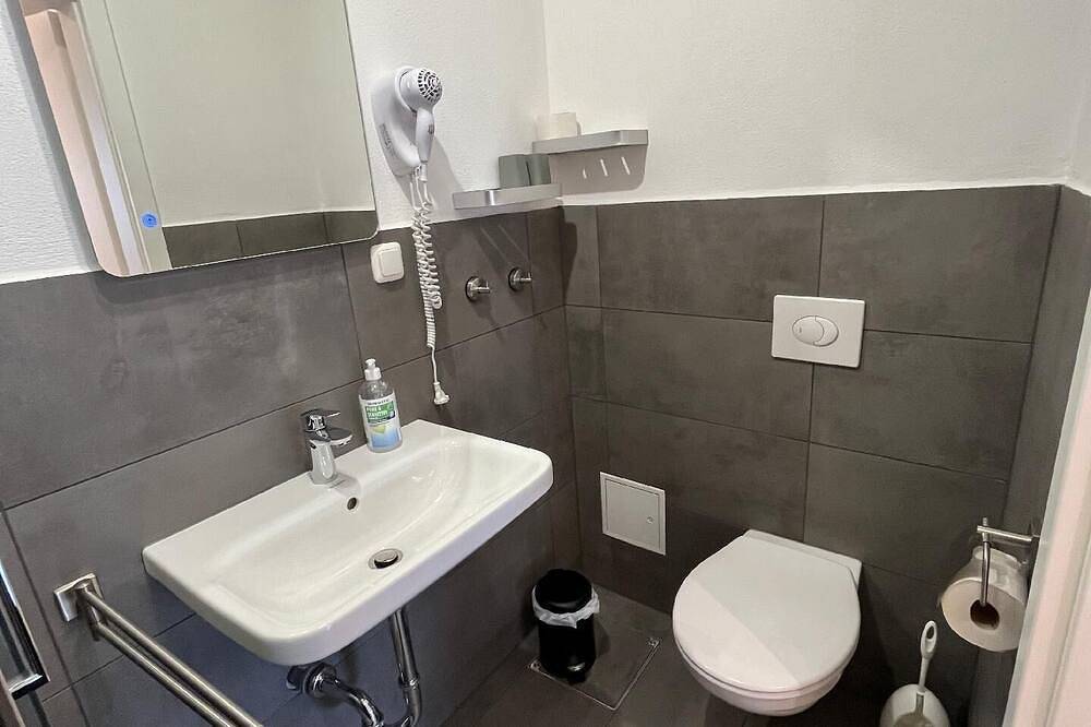 Ganze Wohnung, Ferienwohnung Alf für 1 - 2 Personen mit 1 Schlafzimmer - Ferienwohnung in Alf, Traben-Trarbach und Umbegung