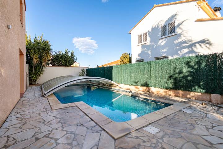 Maison de vacances pour 11 personnes, avec jardin à Saint-Laurent-de-la-Salanque