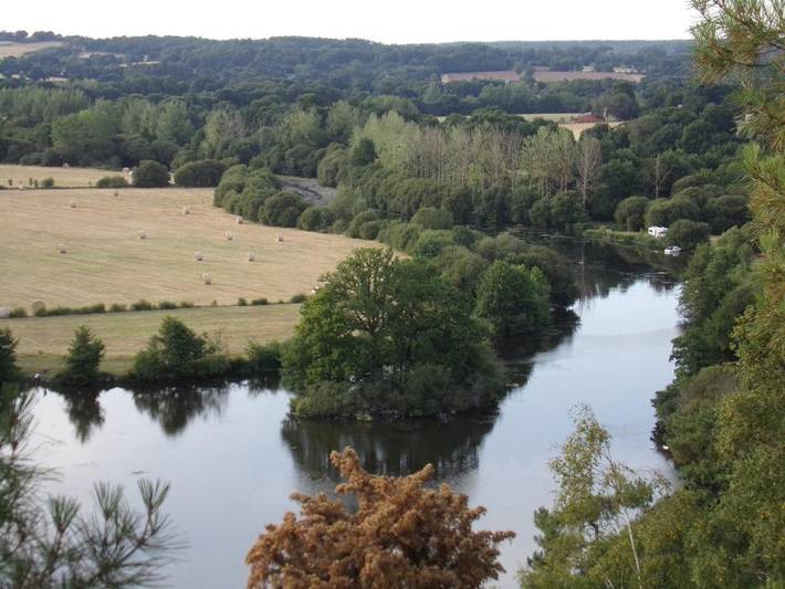 Location de vacances pour 2 personnes, avec vue et jardin à Bains-sur-Oust - 4
